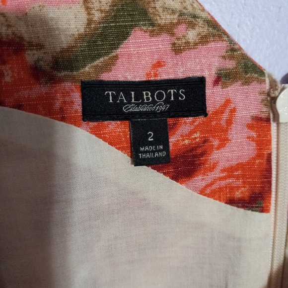 Women's Beautiful Floral Pink V-Neck Dress - Picture 7 of 8